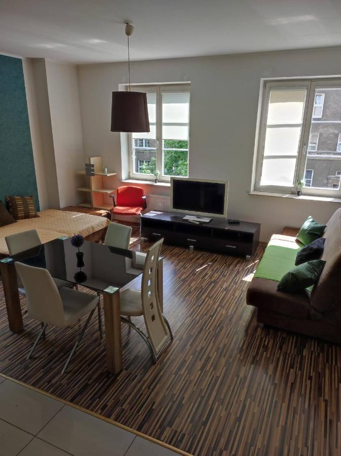 Apartament Przy Fontannie Neptuna Γκντανσκ Εξωτερικό φωτογραφία