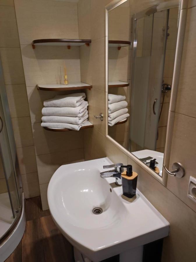 Apartament Przy Fontannie Neptuna Γκντανσκ Εξωτερικό φωτογραφία